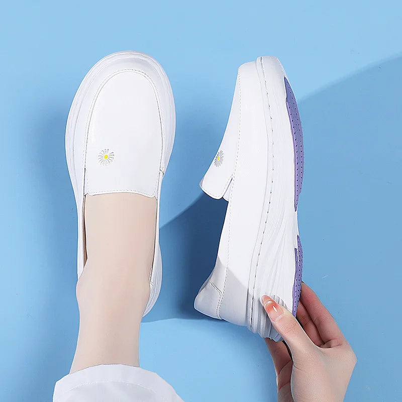 Sapato Profissional Conforto Total: Couro Legítimo, Antiderrapante e Anatômico – Ideal para Enfermagem e Longas Jornadas de Trabalho Casual round Toe Leather